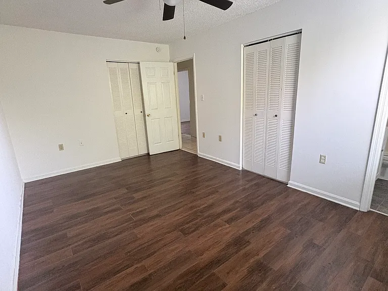 502 Chateau Cir — Photo 5