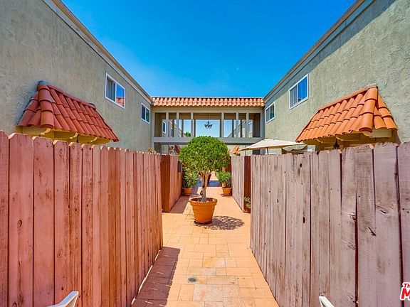2nd image of 888 Victor Ave APT 18