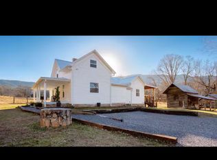 2811 Grapevine Hollow Rd, Dandridge, TN 37725