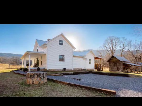 2811 Grapevine Hollow Rd, Dandridge, TN 37725
