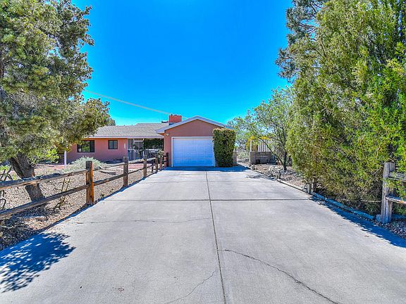 3rd image of 612 Palisades Dr NW