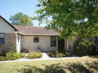 881 6th St, Somerville, TX 77879
