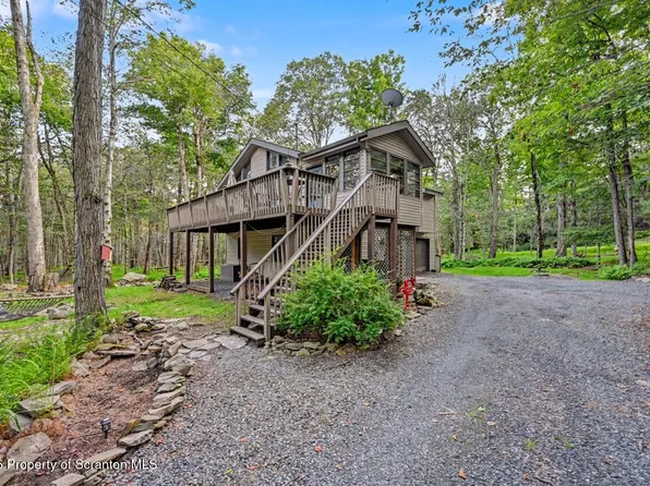 12 Mildred Dr, Gouldsboro, PA 18424