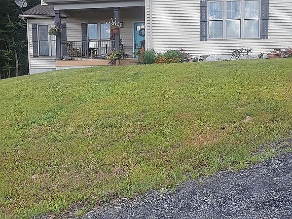 5th image of 308 Mountain Vista Dr