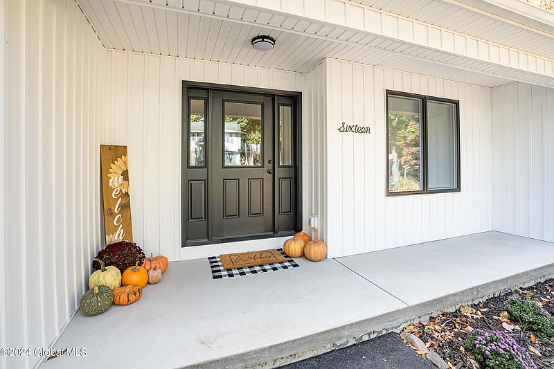 5th image of 16 Greenbush Avenue