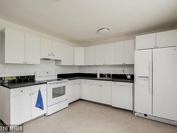 4th image of 13065 Saunders Marina Pl