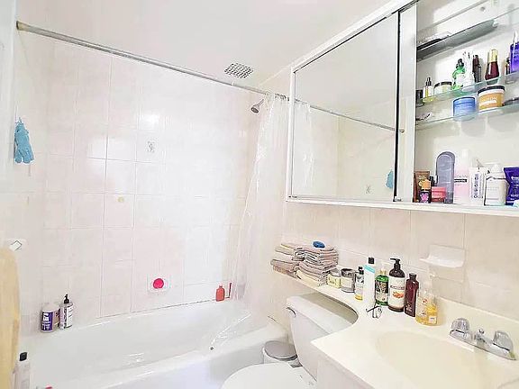 5th image of 113 W 74th St APT 2F