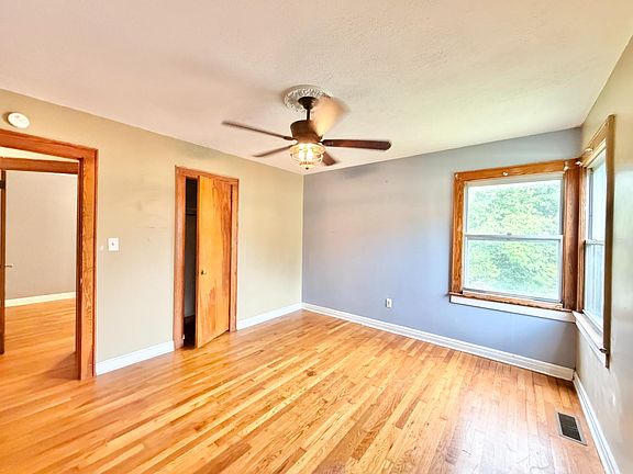 4th image of 160 Summerfield Rd