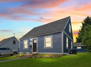 1136 N 8th AVENUE, West Bend, WI 53090