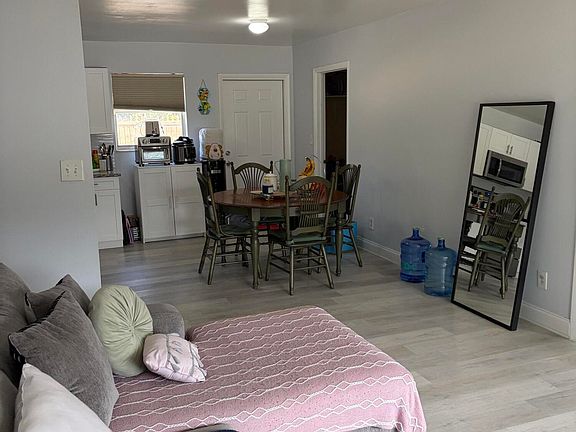 3rd image of 420 NW 7th Terrace