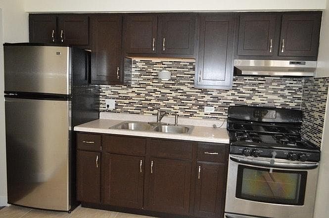 1st image of 10849 S Lloyd Dr APT 1