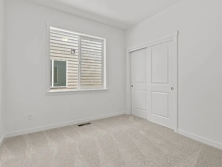 718 Tigerlily St — Photo 16
