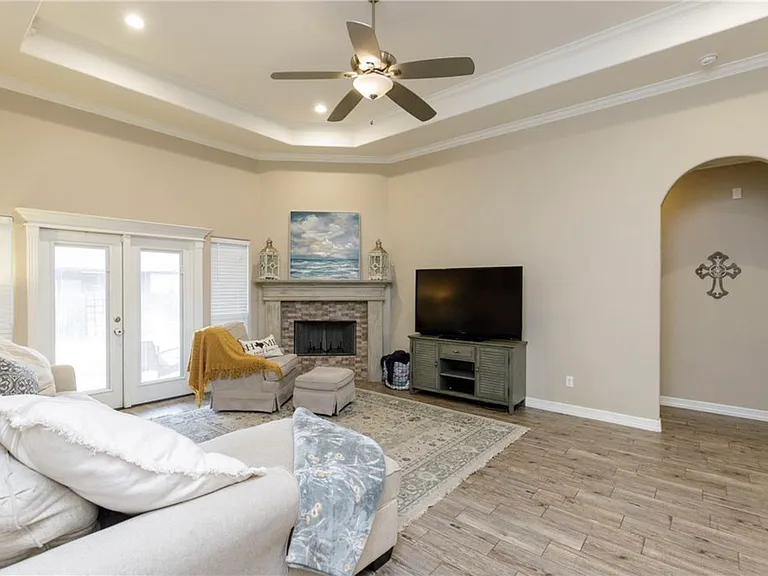4010 Bridgett Dr — Photo 17