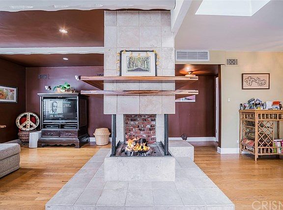 5th image of 4571 Canoga Dr