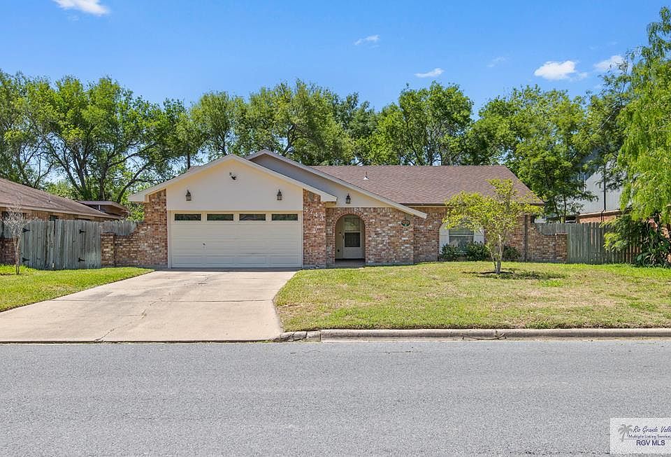 1st image of 4743 Las Palomas St