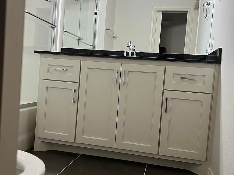 1010 Lovers Ln — Photo 9