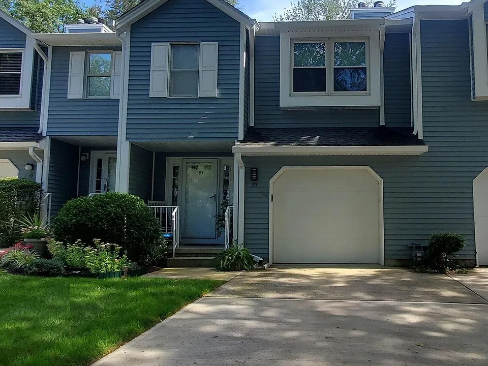 53 Essex Dr #2053