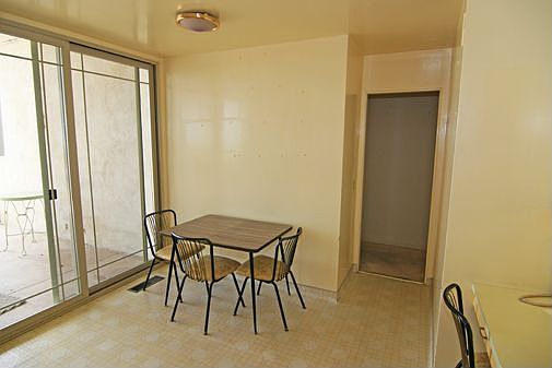 3rd image of 826 Guanajuato Dr