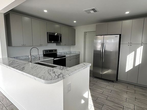 5th image of 8001 N 28th Avenue