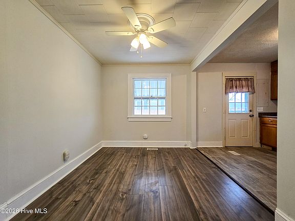 5th image of 104 Chadburn Avenue