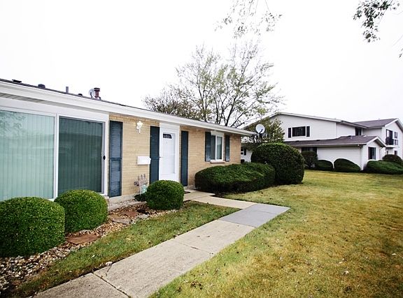 2nd image of 213 Kendrick Ct #213