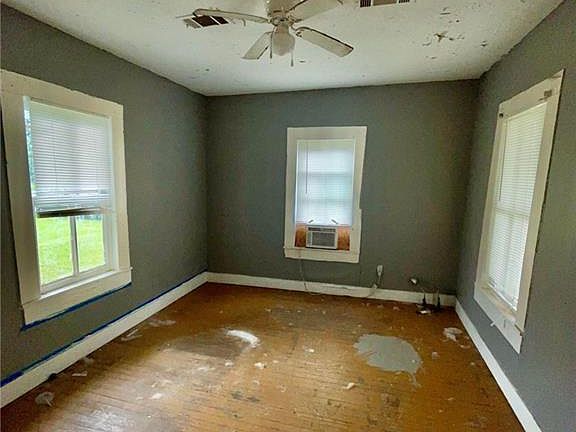 4th image of 410 Ontario Ave