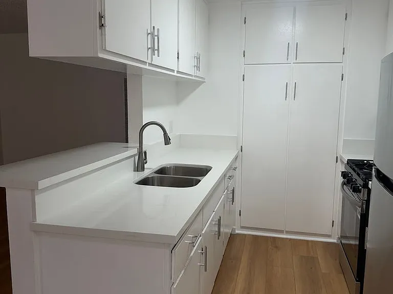 14100 Chadron Avenue — Photo 10