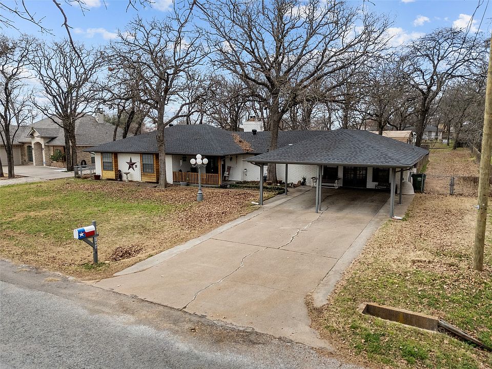 1st image of 2608 Royal Ln