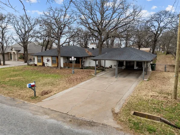 2608 Royal Ln, Granbury, TX 76049
