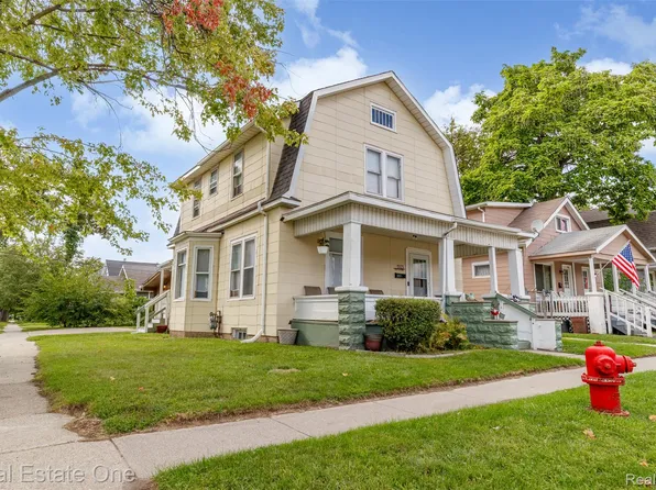 1303 10th Ave, Port Huron, MI 48060