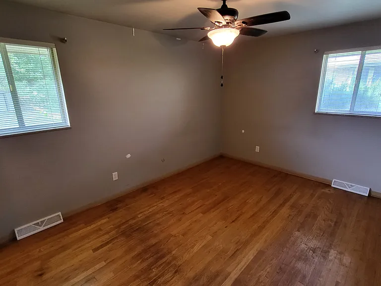 4365 Glenmawr Ave — Photo 18