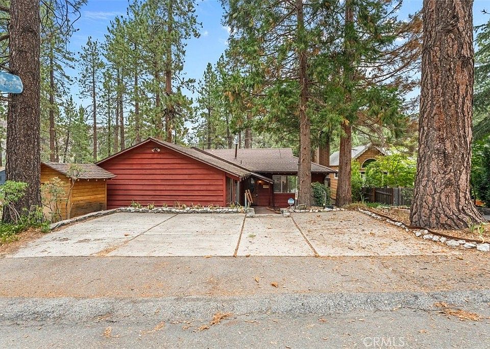 1st image of 1056 Lark Dr