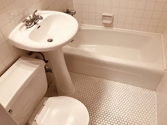 Rented by Metropolis Real Estate of Manhattan | media 18