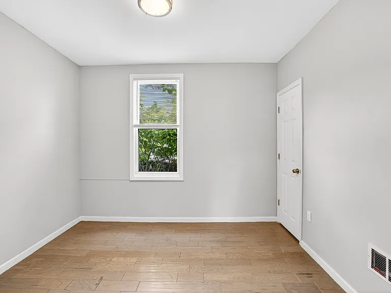 83 Williams Ave #3 — Photo 9