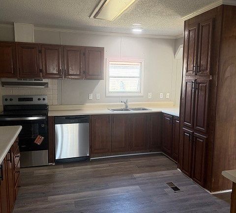4th image of 1008 Pin Oak Ln