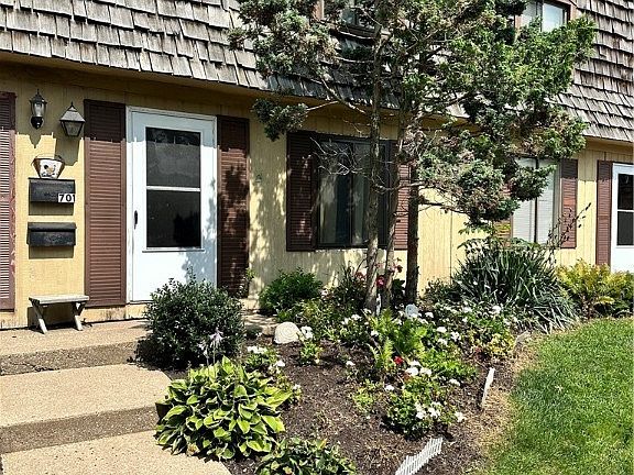 2nd image of 1651 Mentor Ave APT 702