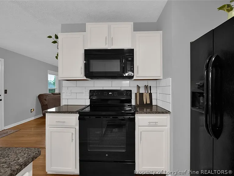 1928 Daphne Cir — Photo 15