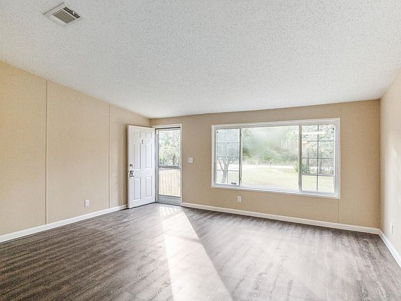 5th image of 2399 Gardenia Ave