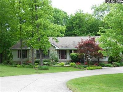 10030 Hawthorne Dr, Chardon, OH, 44024