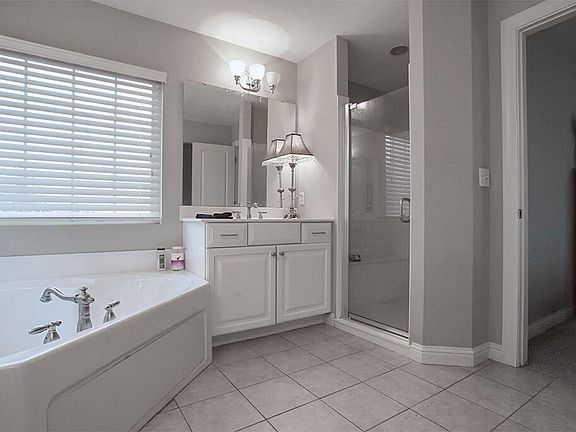 Grand Two story entry way!