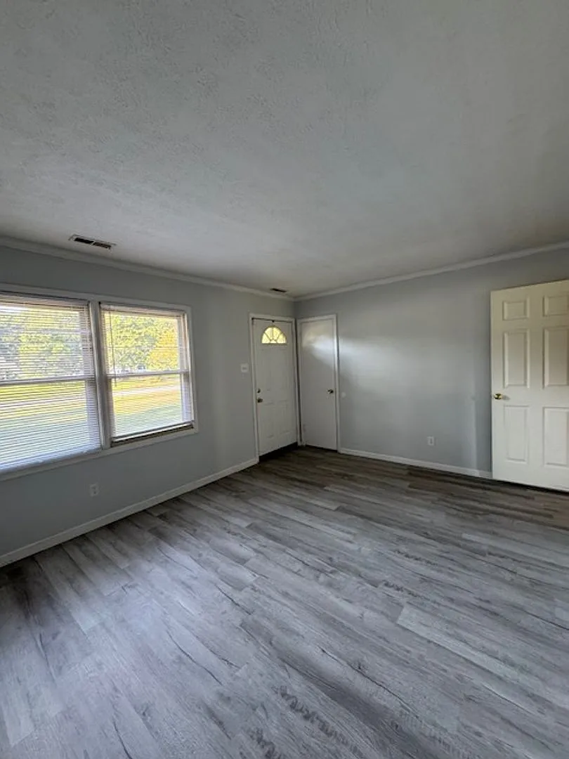 201 Rose Drive — Photo 2