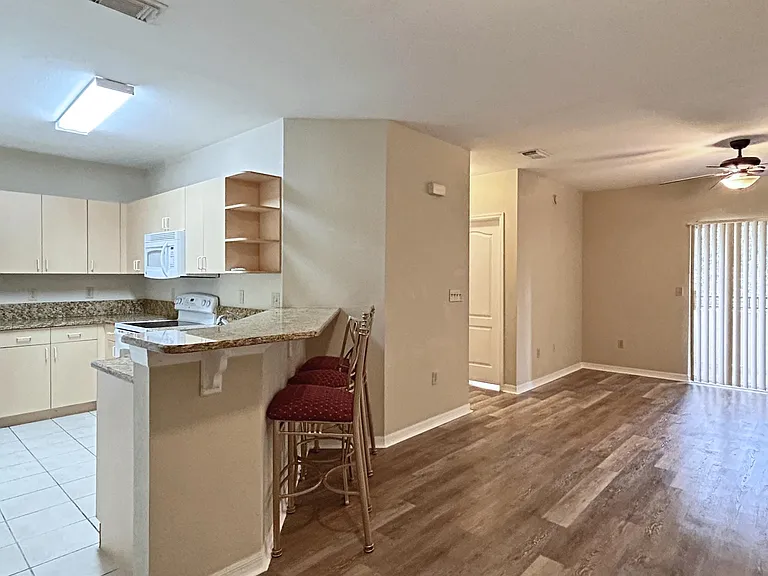 104 SW Peacock Blvd #204 — Photo 7