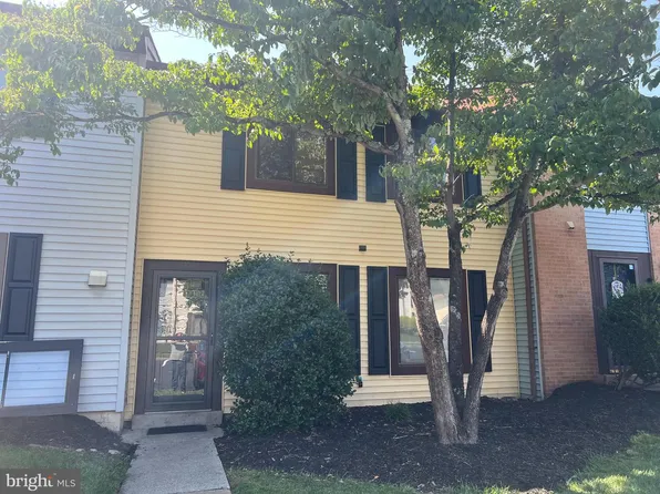 2555 Fox Ridge Ct, Woodbridge, VA 22192