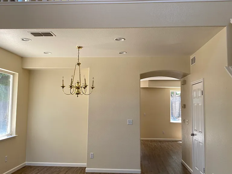 1130 King Loop — Photo 3