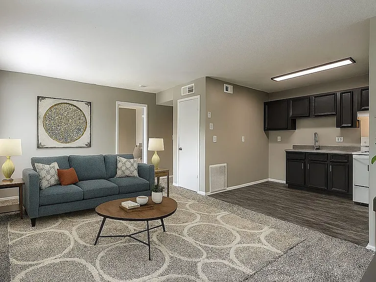 Timber Pointe Apartments — Photo 1