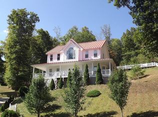 1027 Ridgemont Dr, Elkview, WV 25071