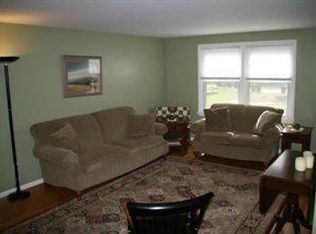 80 Parkridge Dr, Pittsford, NY 14534