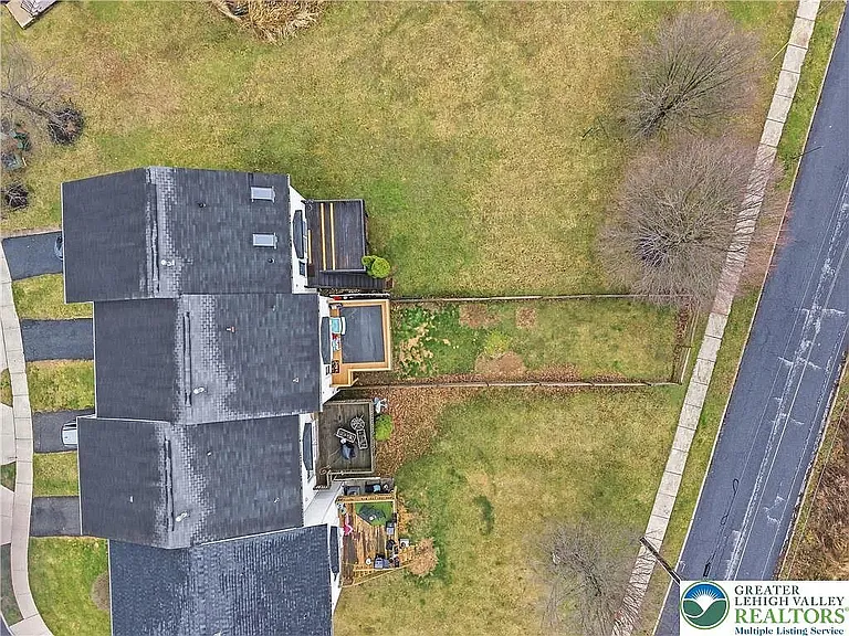 305 S Oak St — Photo 40