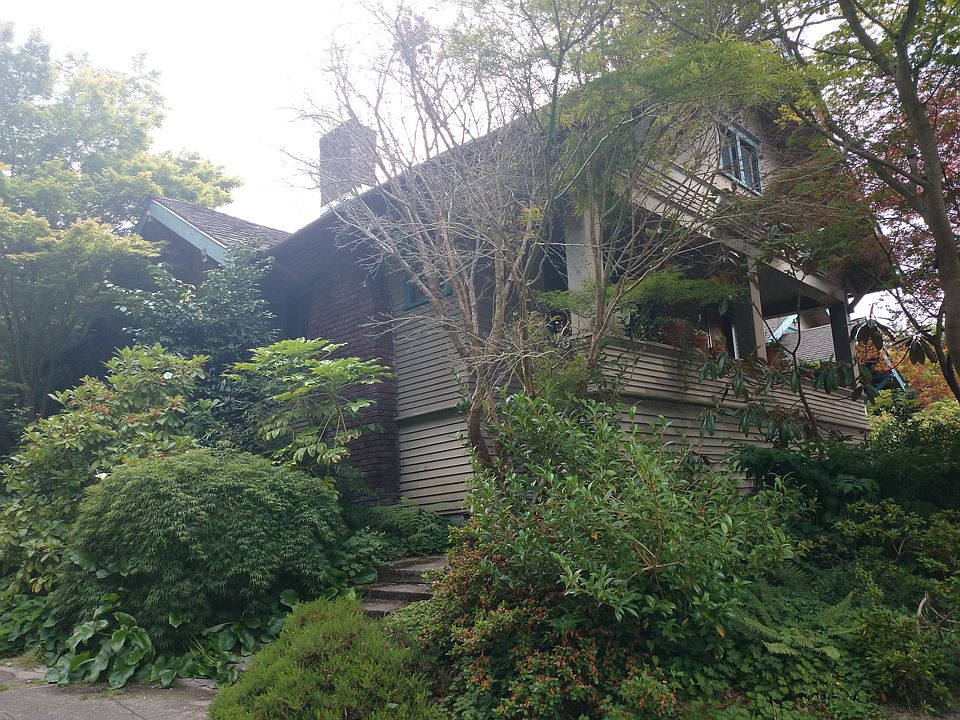 2nd image of 3119 E Denny Way