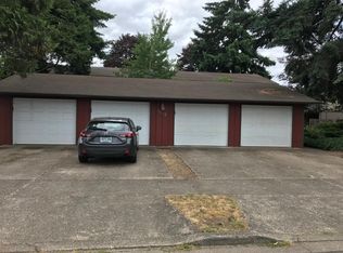 1015 R St APT D, Springfield, OR 97477